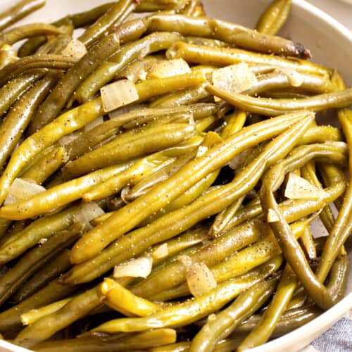 A bowl of slow cooker green beans.