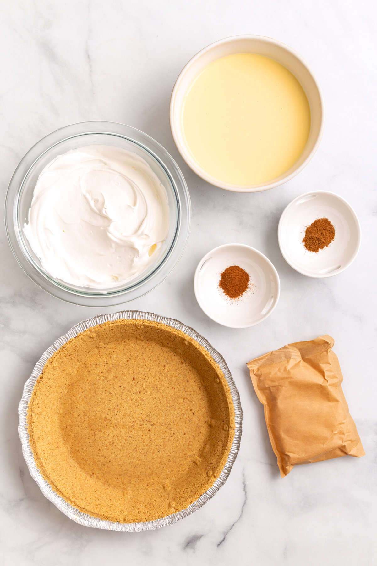 ingredients to make no bake egg nog pie. 