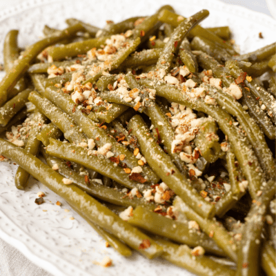 Instant Pot green beans topped with almonds.