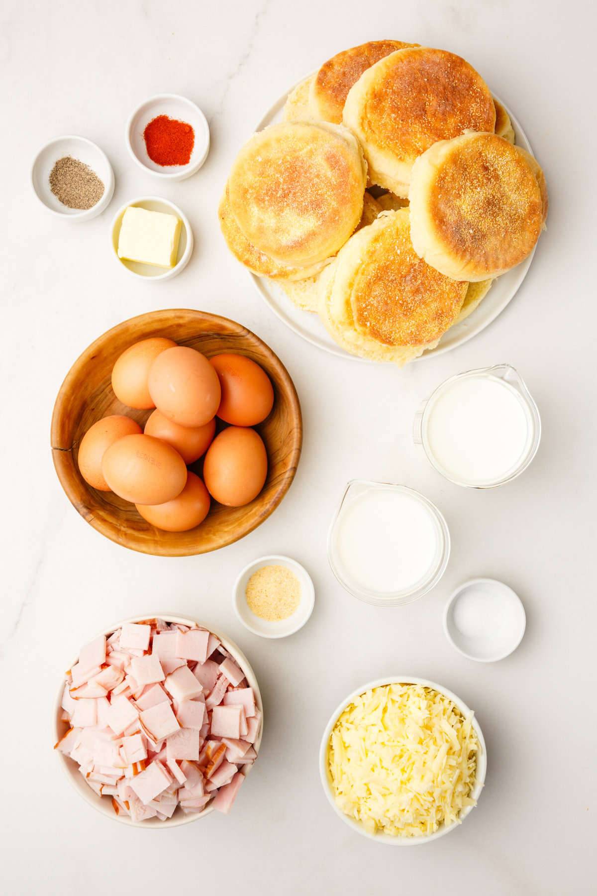 ingredients to make eggs benedict casserole. 