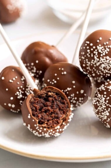 Starbucks chocolate cake pops copycat recipe.