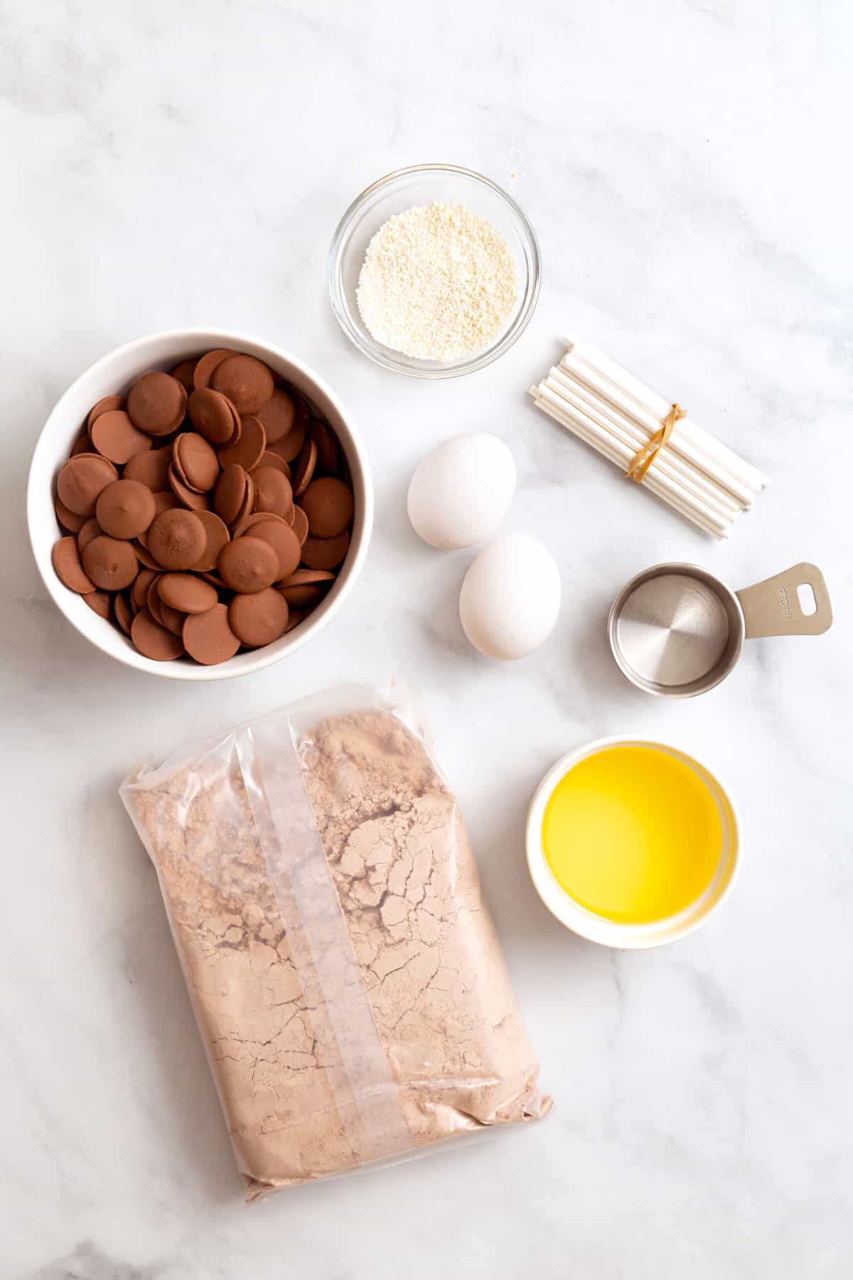 ingredients to make copycat starbucks chocolate cake pops. 