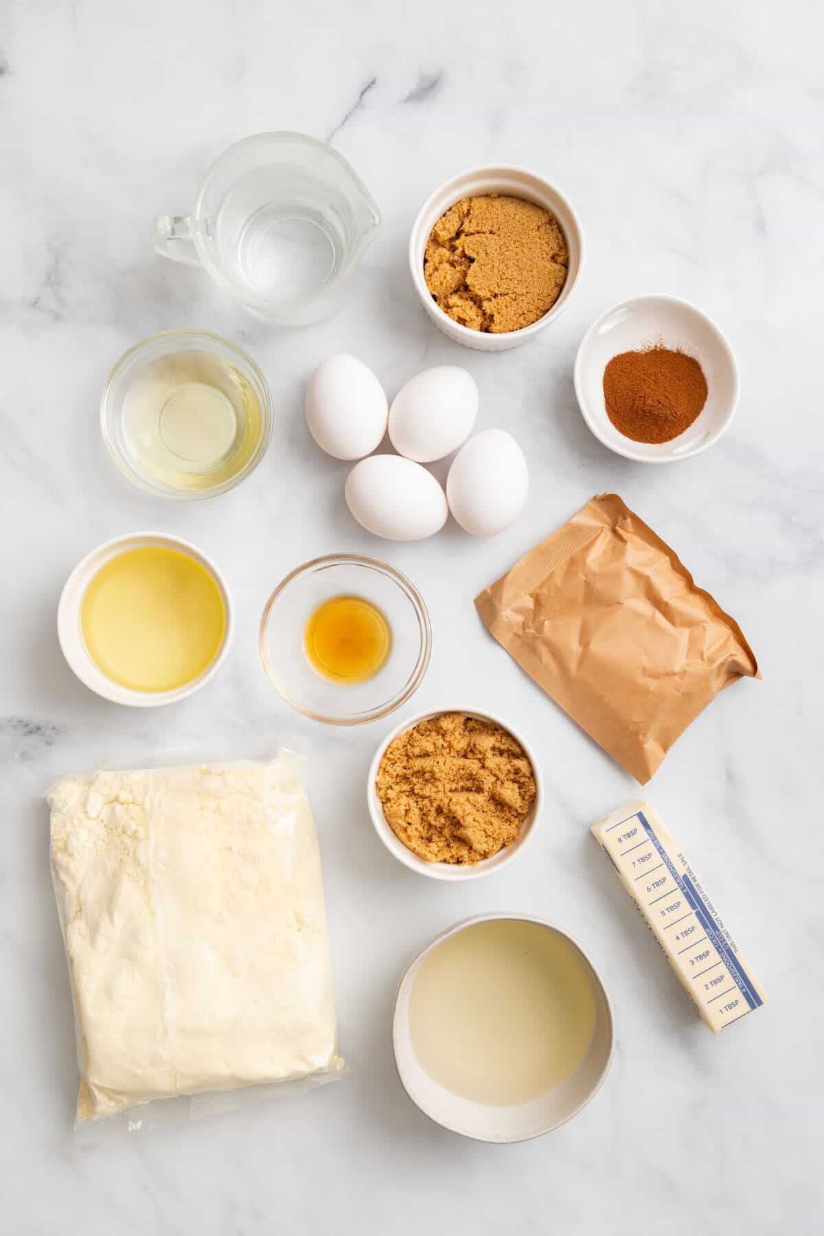 ingredients to make crack cake. 