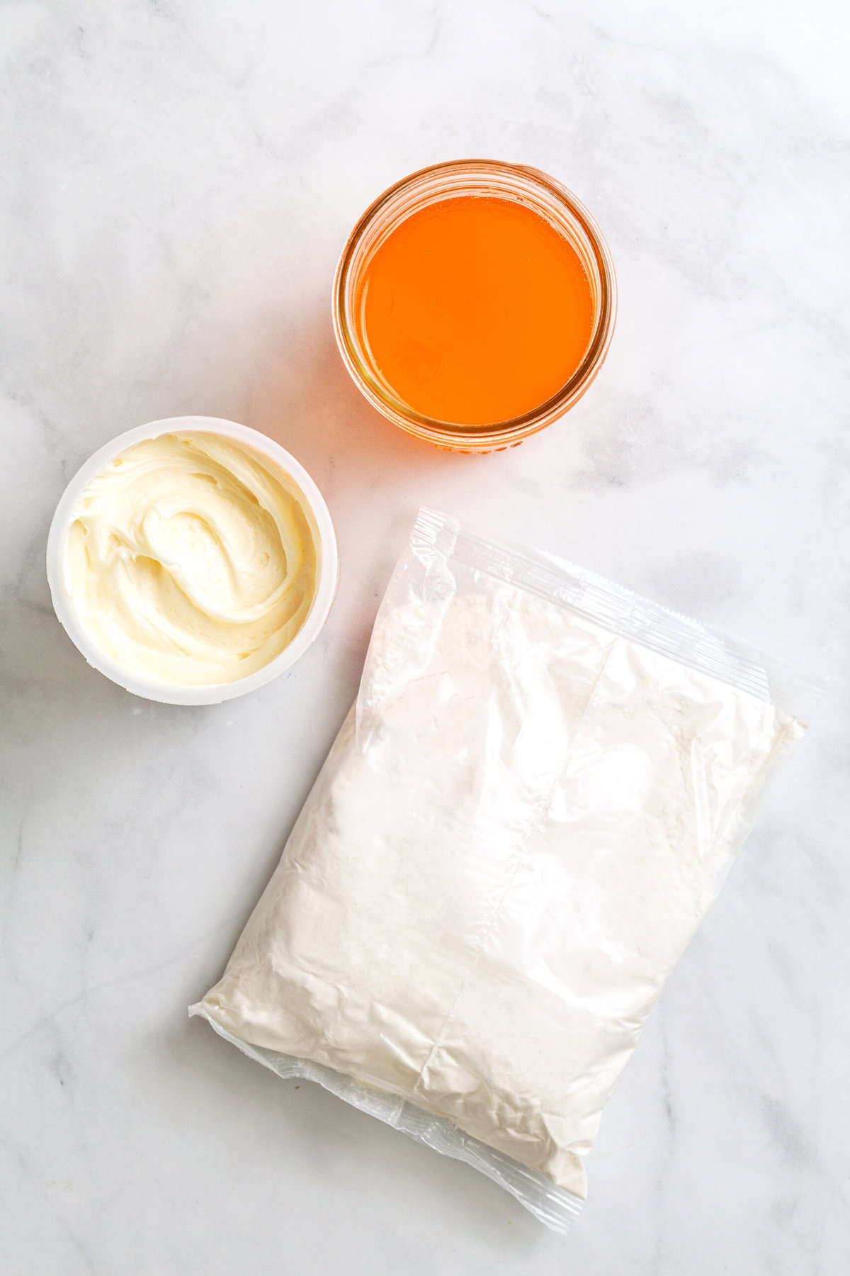 ingredients to make 3-ingredient soda cake. 