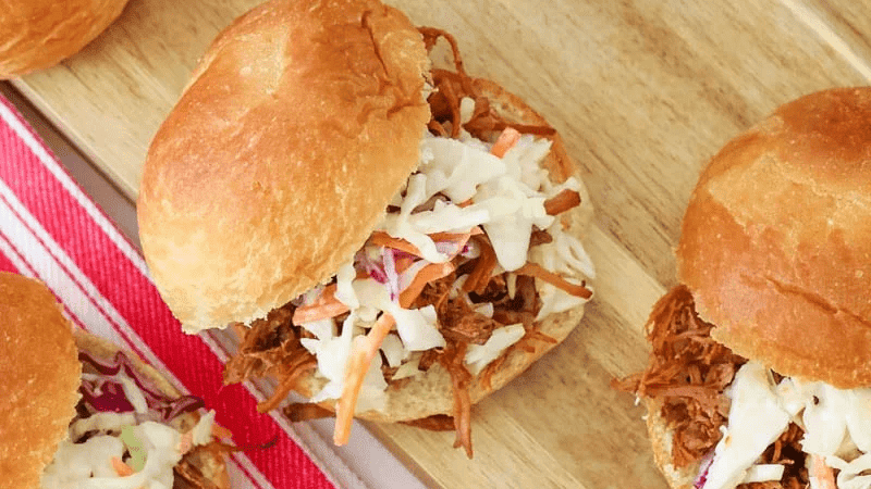crock pot pulled pork sandwiches. 