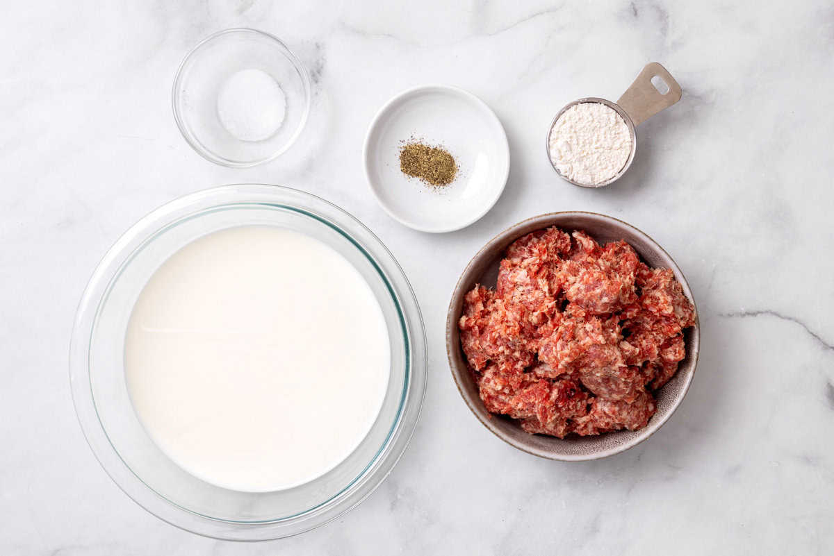 Sausage gravy ingredients ingredients to make Sausage gravy.