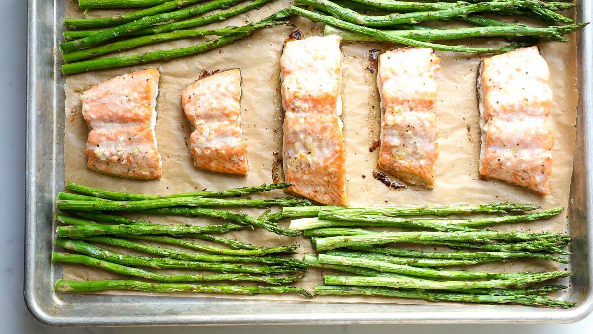 baked salmon recipe on sheet pan