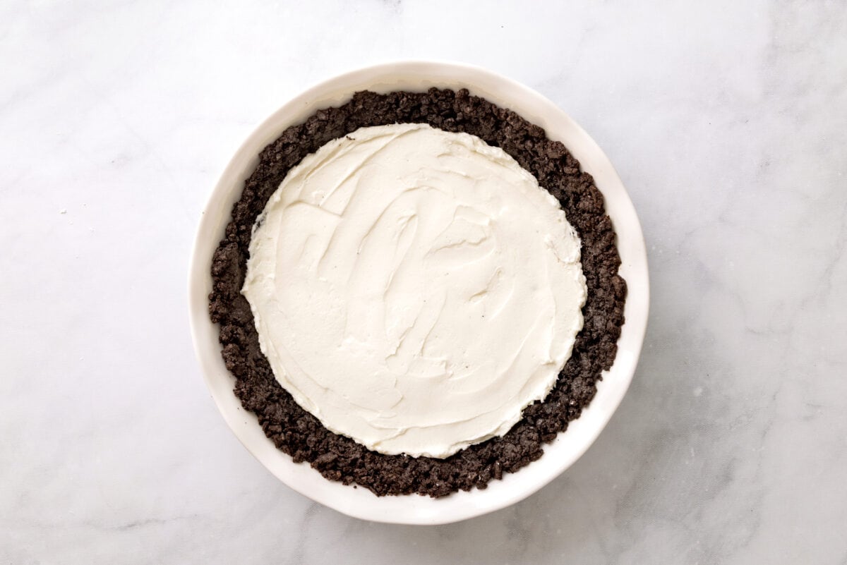 cream cheese filling in the oreo crust