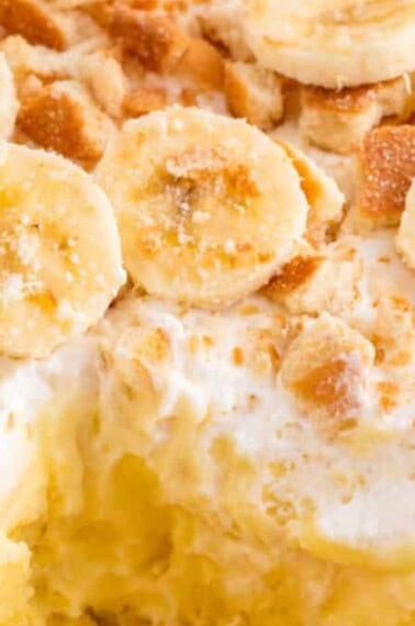 banana pudding poke cake close up