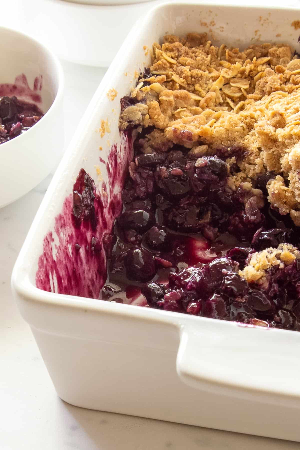 blueberry crisp blueberry crisp in a baking dish.