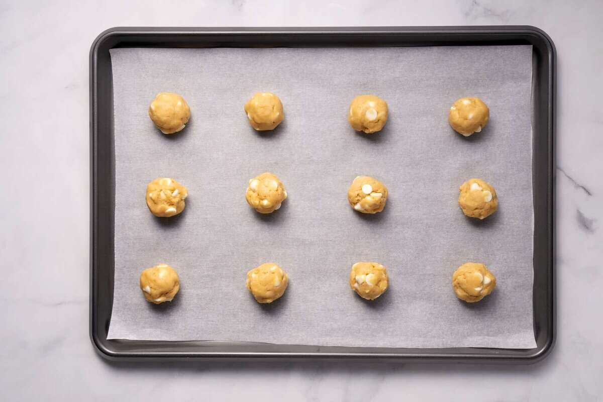 Banana pudding cookie dough rolled into balls.