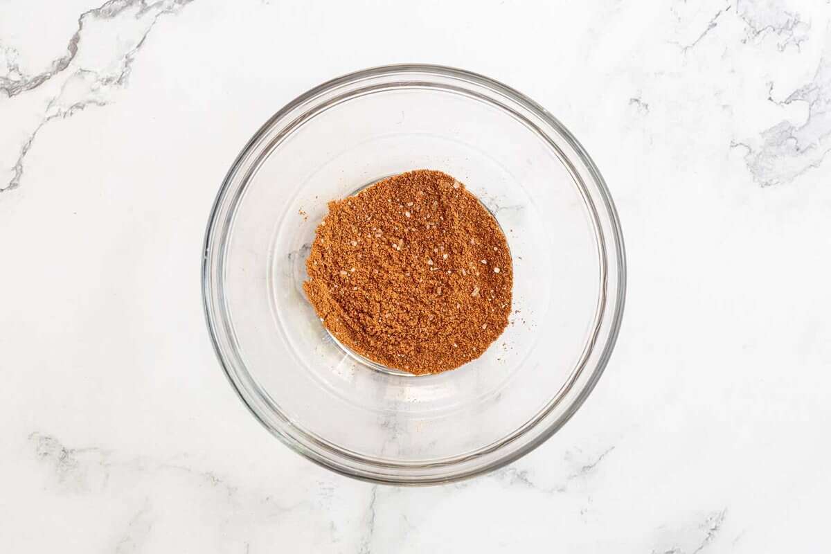 Spice mixture for easy fried apples in small bowl.