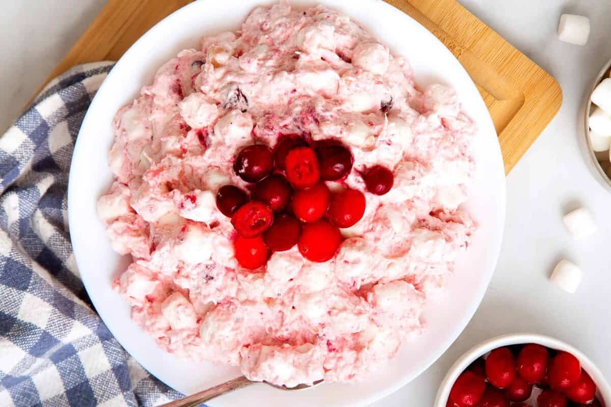 A bowl of cranberry fluff.