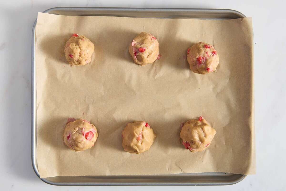 Strawberry cheesecake cookies before baking.