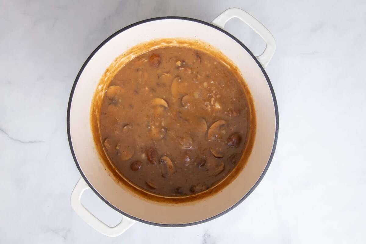 Sauce for ground beef stroganoff in pot.
