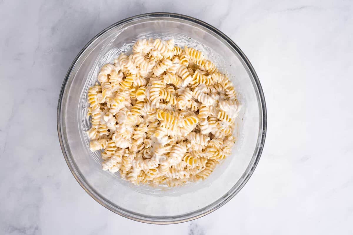 Pasta with ranch dressing.