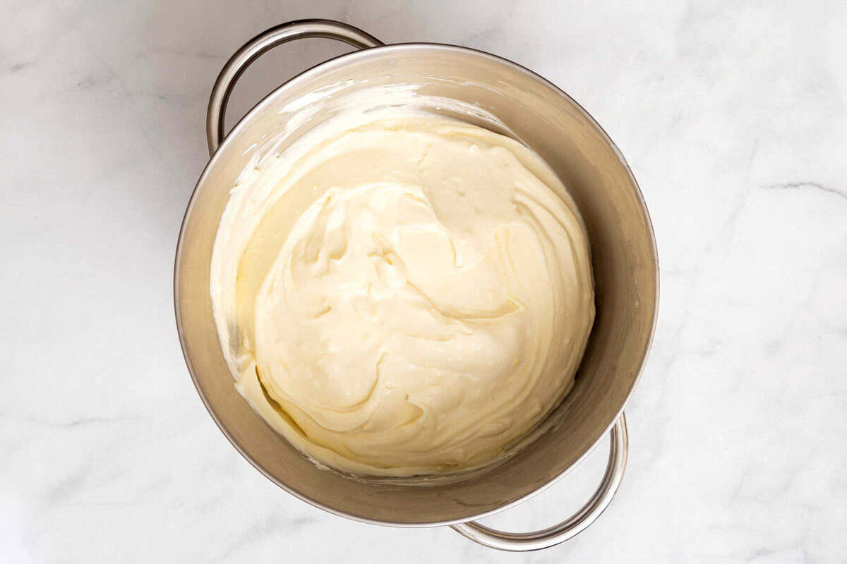 Cool Whip and pudding mixture in bowl.